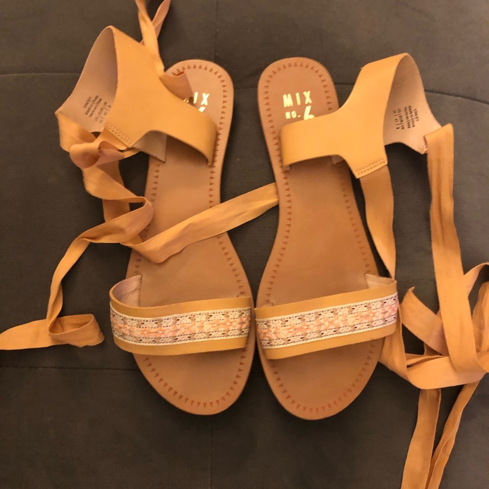 Mix No. 6 tie sandals